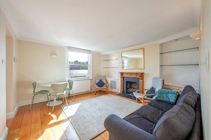 2 Bedroom Flat To Rent In King Henrys Road, London, NW3