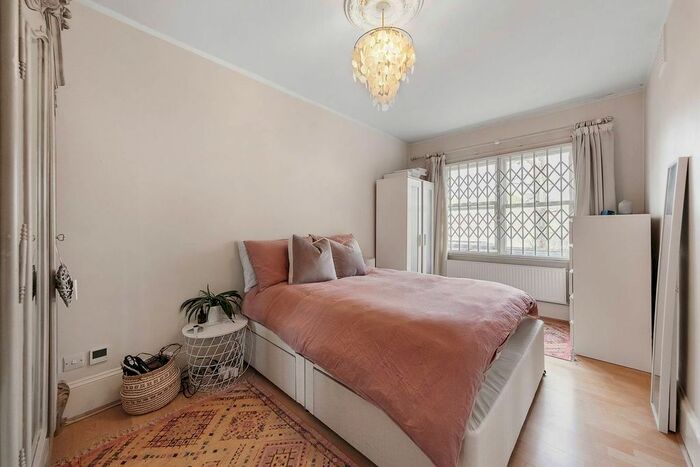 1 Bedroom Flat To Rent In Disraeli Road, Putney, London, SW15