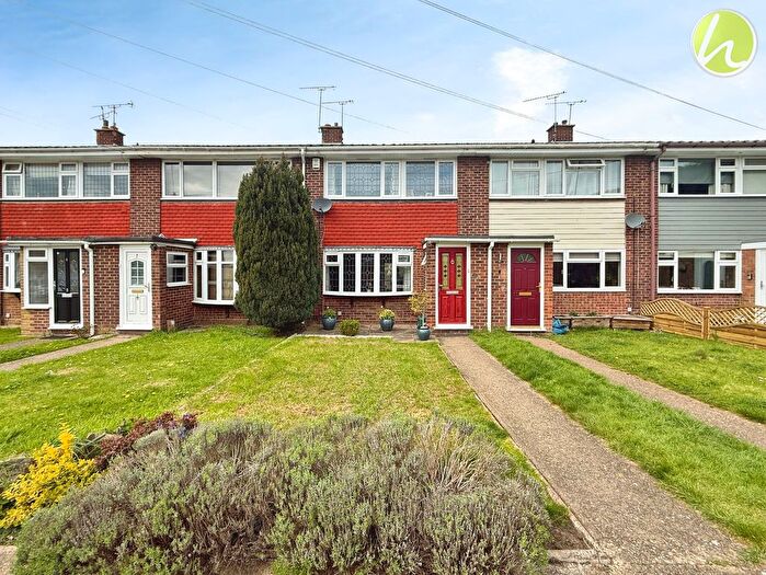 3 Bedroom Terraced House For Sale In Colville Close, Corringham, SS17