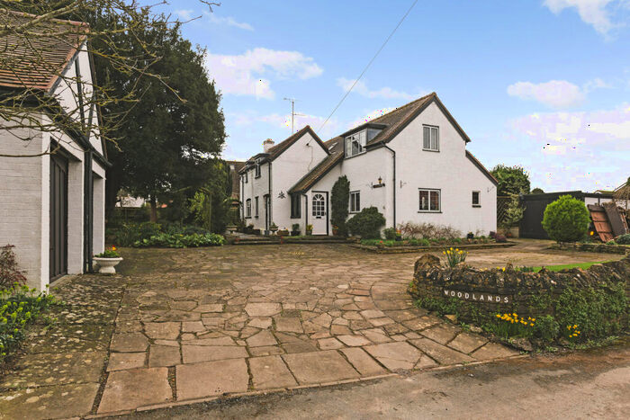 4 Bedroom Detached House For Sale In Shutter Lane, Cheltenham, GL52