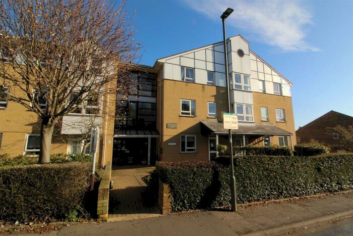 1 Bedroom Retirement Property For Sale In Potters Lane, Barnet, EN5