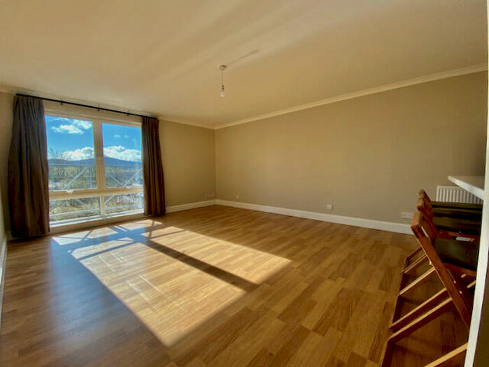 2 Bedroom Flat To Rent In Commissioner Street, Crieff, Perthshire, PH7