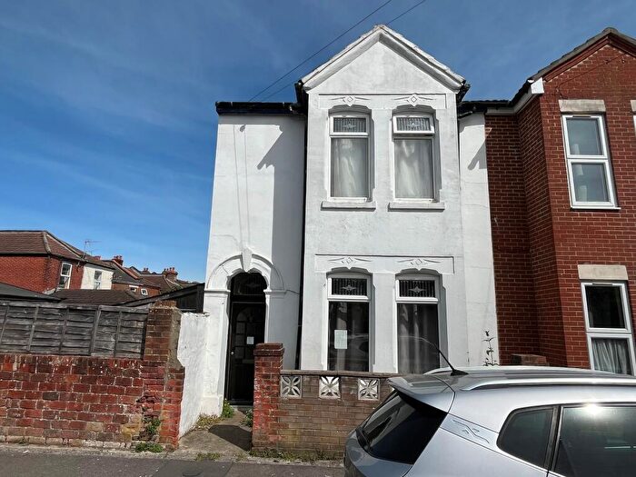 3 Bedroom House To Rent In Livingstone Road, Portswood, SO14