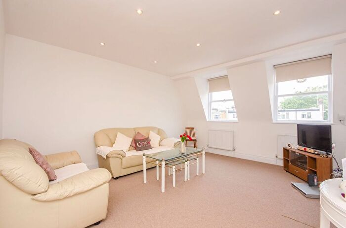 2 Bedroom Flat To Rent In Holland Road, Holland Park, London, W14