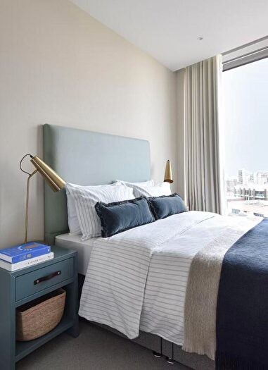 2 Bedroom Apartment For Sale In Peabody Estate, St. John's Hill, London, SW11