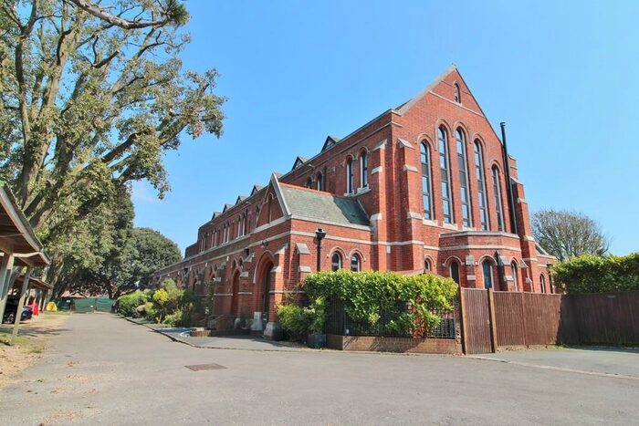 3 Bedroom Town House To Rent In Henderson Road, Southsea, PO4