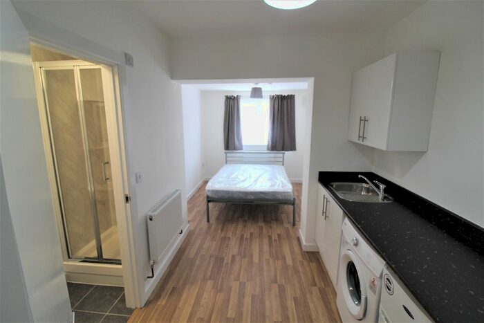 Studio To Rent In Oakmere Avenue, Potters Bar, EN6