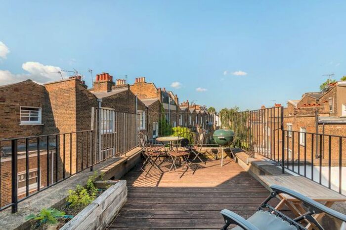 3 Bedroom Maisonette To Rent In Portobello Road, Portobello, London, W10