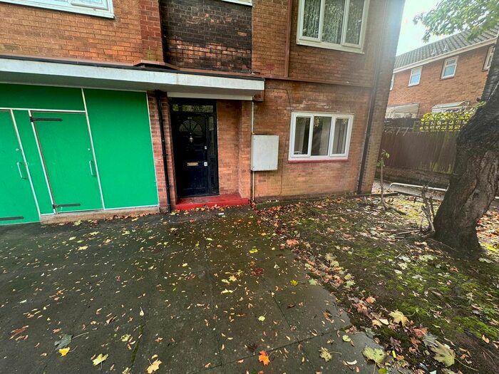 2 Bedroom Flat To Rent In Gibbins Road, Selly Oak, Birmingham, B29
