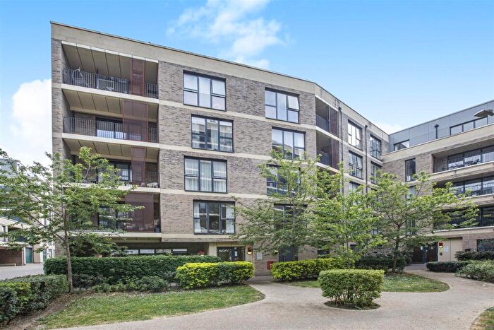 2 Bedroom Apartment To Rent In Scena Way, London, SE5