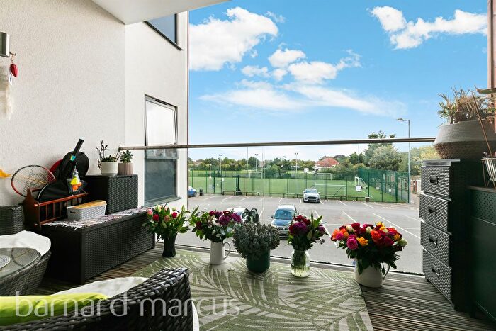 1 Bedroom Flat For Sale In Mollison Drive, Wallington, SM6