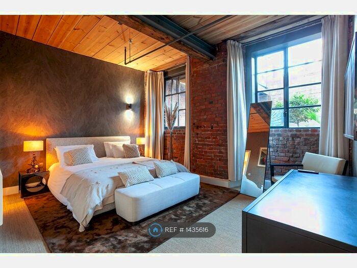 2 Bedroom Flat To Rent In Binns Place, Manchester, M4