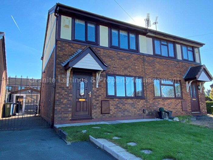 3 Bedroom House To Rent In Longcroft Grove, Audenshaw, Manchester, M34