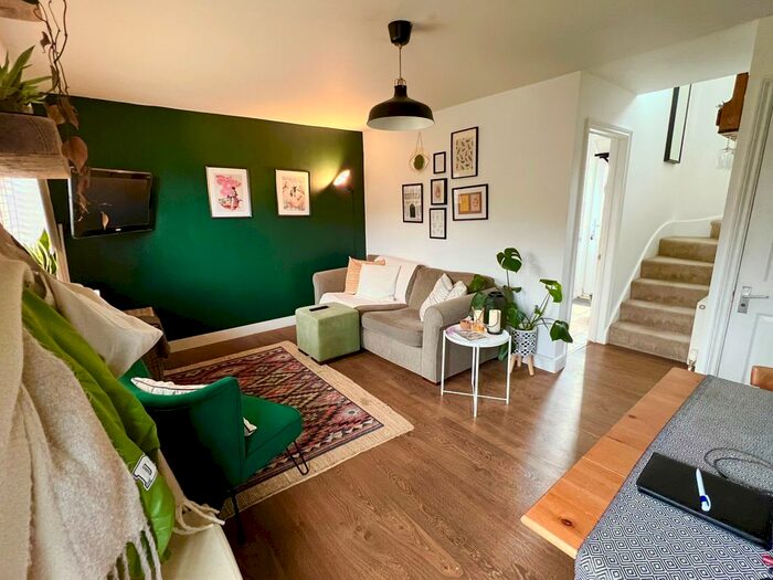 2 Bedroom Semi Detached House To Rent In Briar Way, Bristol, BS16