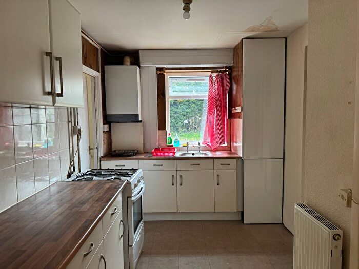 3 Bedroom Semi-Detached House To Rent In Beddow Avenue, Bilston, WV14