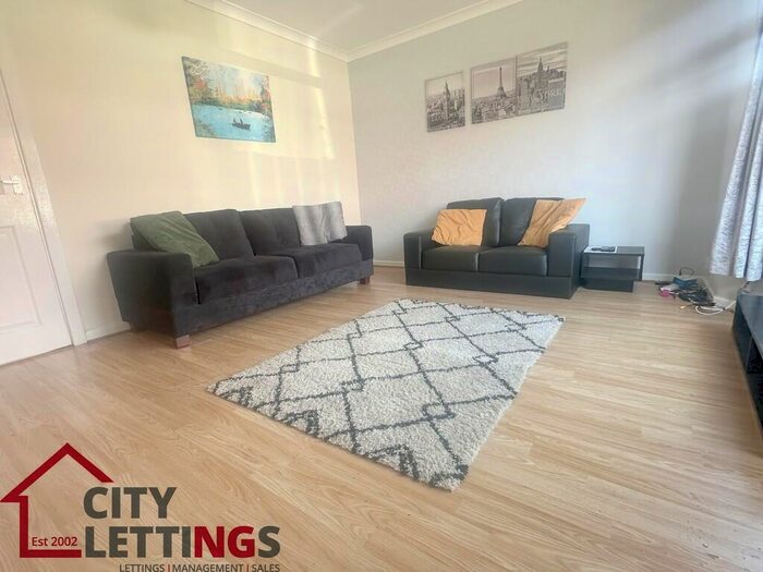 3 Bedroom Semi-Detached House To Rent In Aspley Nottingham, NG8