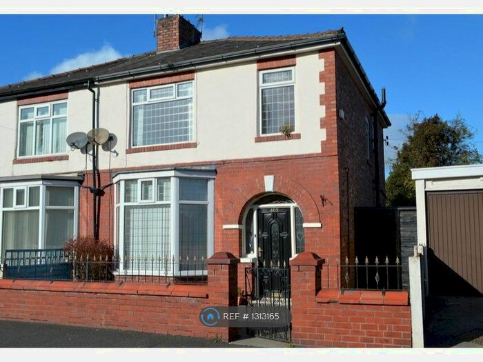 3 Bedroom Semi-Detached House To Rent In Roman Road, Oldham, OL8