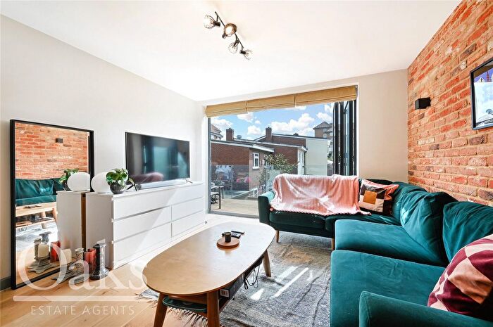 1 Bedroom Flat For Sale In Upper Tulse Hill, Tulse Hill, SW2