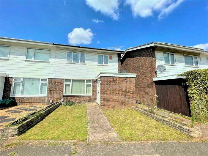 3 Bedroom Semi-Detached House To Rent In Welbourne Gardens, Bedford, MK42