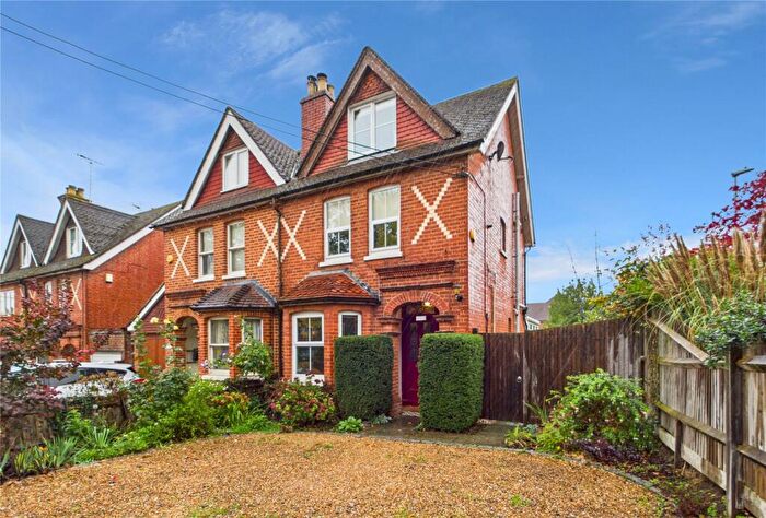 3 Bedroom Semi-Detached House For Sale In Basingstoke Road, Spencers Wood, Reading, Berkshire, RG7