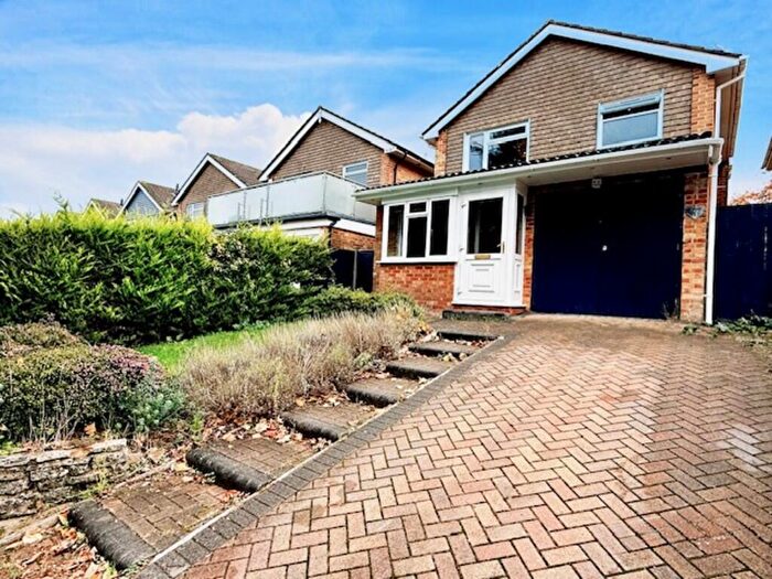 3 Bedroom Detached House For Sale In Sunningdale, Hythe, Southampton, SO45