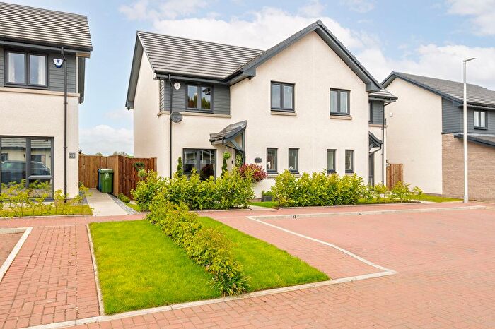 3 Bedroom Semi Detached House For Sale In West Bonnington Drive, Wilkieston, Kirknewton, EH27