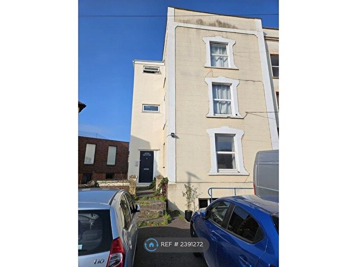 2 Bedroom Flat To Rent In Dean Lane, Bristol, BS3