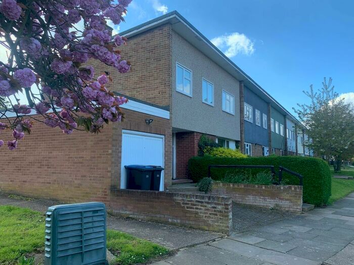 3 Bedroom End Of Terrace House To Rent In The Chantry, CM20