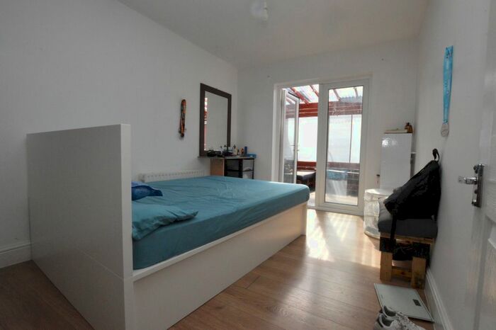 2 Bedroom Flat To Rent In Cherry Orchard Road, Croydon, CR0