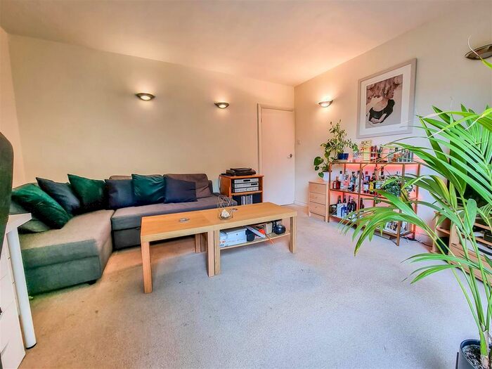 1 Bedroom Flat To Rent In South Park Road, London, SW19