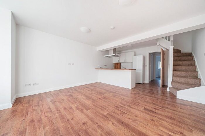 2 Bedroom Flat To Rent In Riverdale Road, Erith, DA8