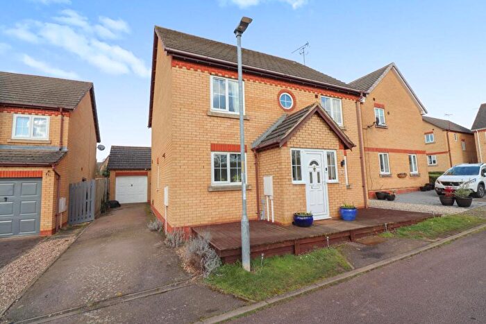 4 Bedroom House To Rent In Fitzwilliam Leys, Higham Ferrers, NN10