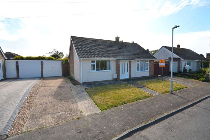 2 Bedroom Detached Bungalow For Sale In Firs Close, Folkestone, CT19
