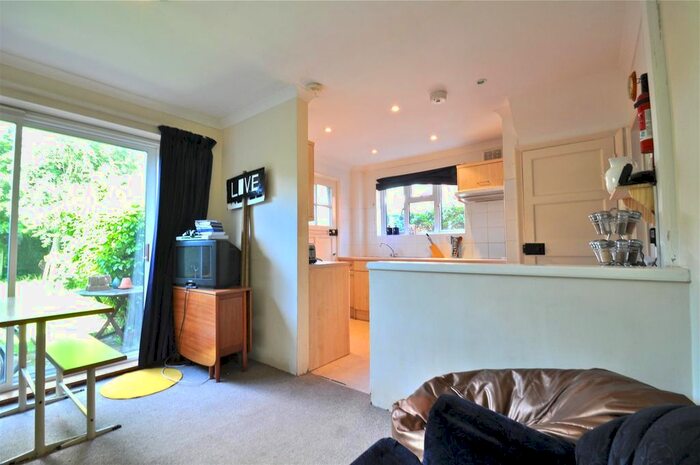 4 Bedroom Semi-Detached House To Rent In Bond Street, Englefield Green, Egham, TW20