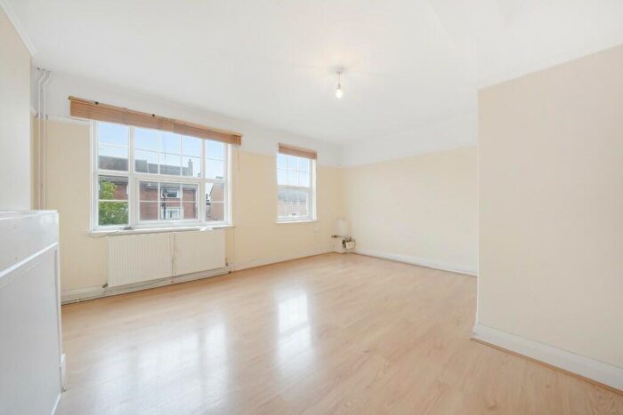 3 Bedroom House To Rent In Collier Row Road, Romford, London, RM5