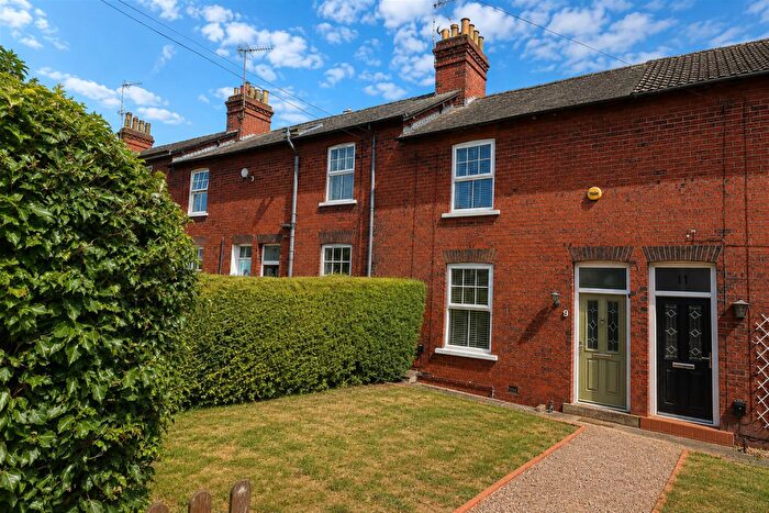 2 Bedroom Terraced House For Sale In Humber Road, North Ferriby, HU14
