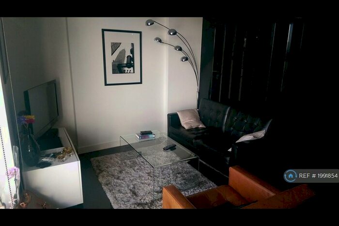 Studio To Rent In Pan Peninsula West, London, E14