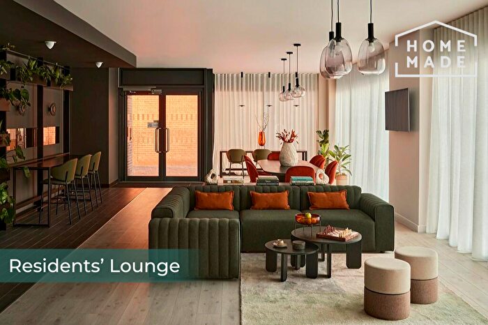 2 Bedroom Flat To Rent In Dowlais Arcade, West Bute Street, Cardiff, CF10