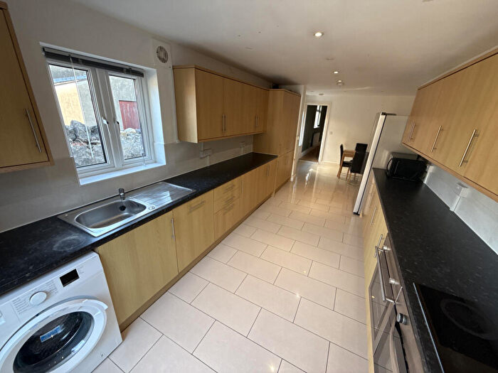 6 Bedroom Terraced House To Rent In Mackintosh Place, Cardiff, CF24