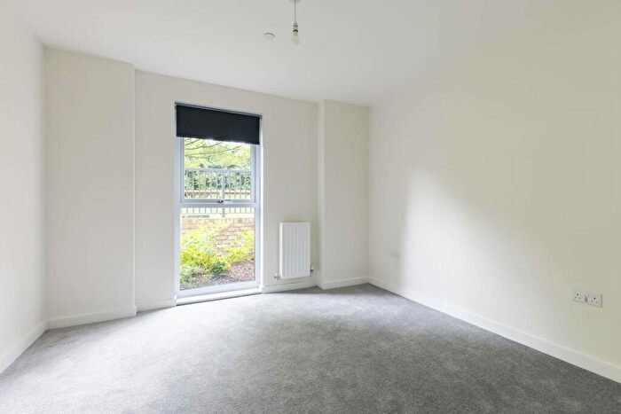 2 Bedroom Flat To Rent In Borders Lane, Loughton, IG10