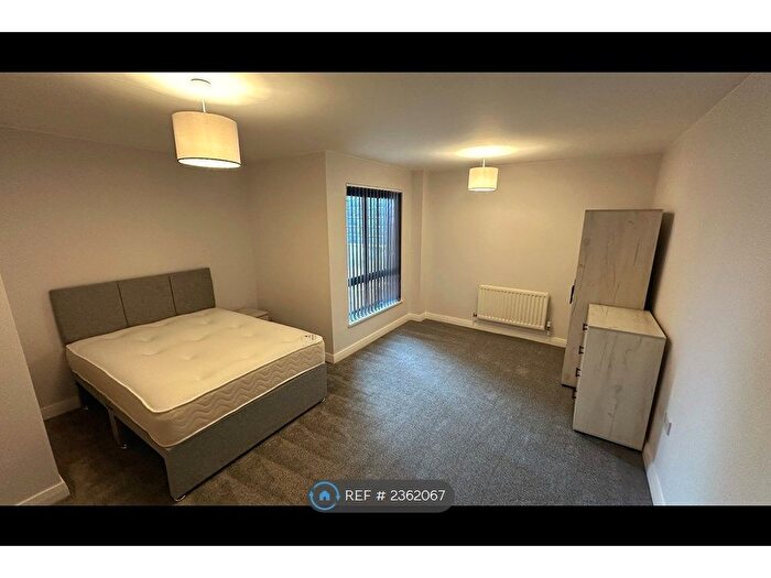 2 Bedroom Flat To Rent In Brook House, Manchester, M15