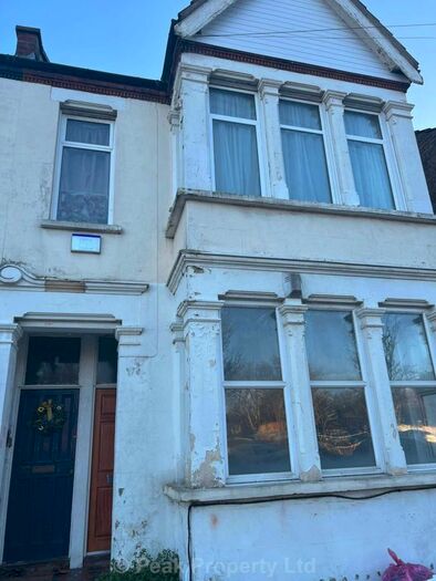 2 Bedroom Flat To Rent In Whitegate Road, Southend On Sea, SS1