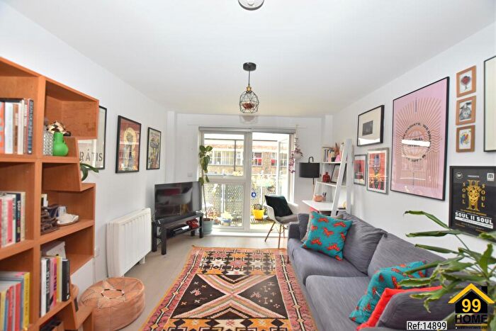 1 Bedroom Apartment For Sale In Oakleigh Court, London, Greater, N1