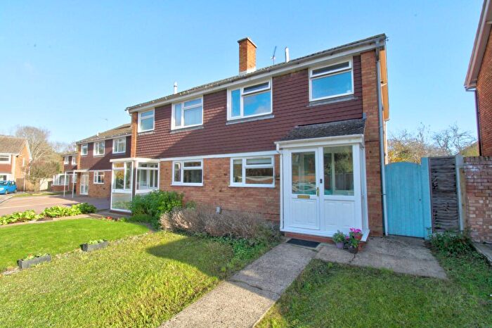 3 Bedroom Semi Detached House For Sale In Moat Farm Close, Ipswich, IP4