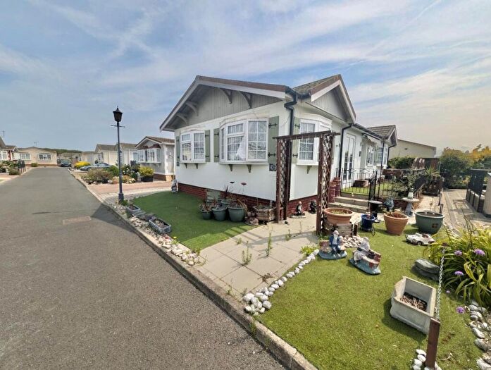 2 Bedroom Park Home For Sale In Kings Park, Canvey Island, SS8