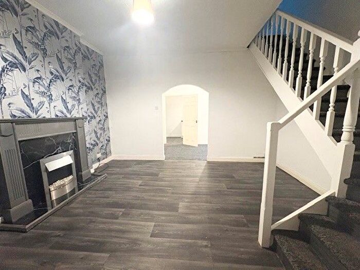 2 Bedroom Property To Rent In Tottington Road, Bury, BL8