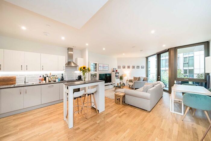 1 Bedroom Flat For Sale In Enterprise Way, Earlsfield, SW18