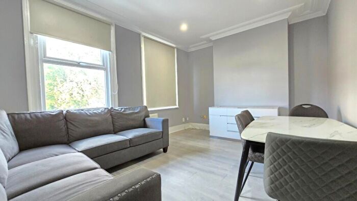 3 Bedroom Flat To Rent In Gibraltar Street, Sheffield, S3