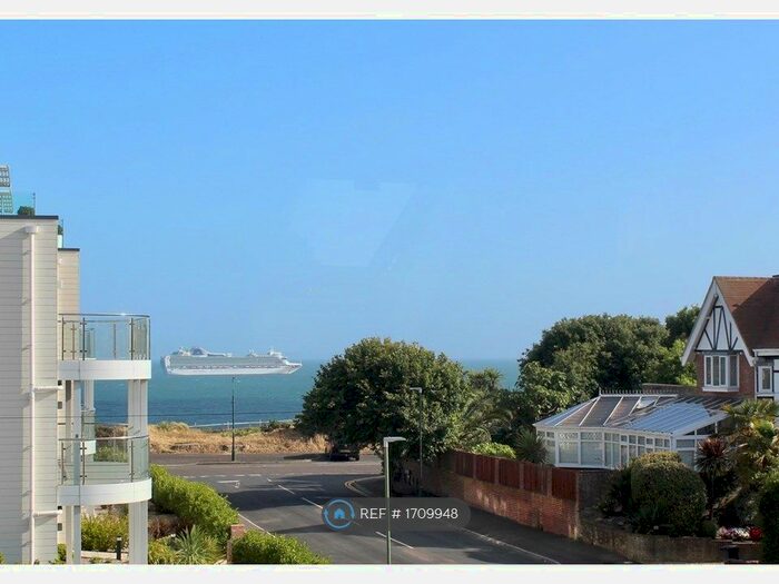 2 Bedroom Flat To Rent In Bay Crest, Bournemouth, BH5