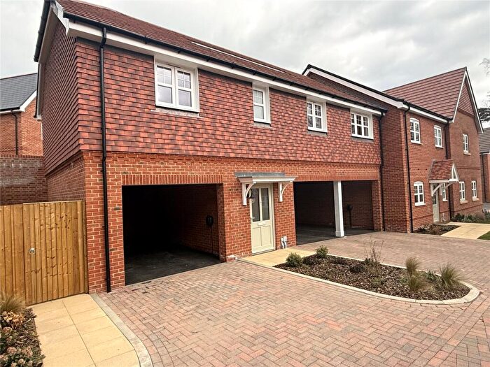 3 Bedroom End Of Terrace House To Rent In Rosewood Avenue, Maidenhead, SL6